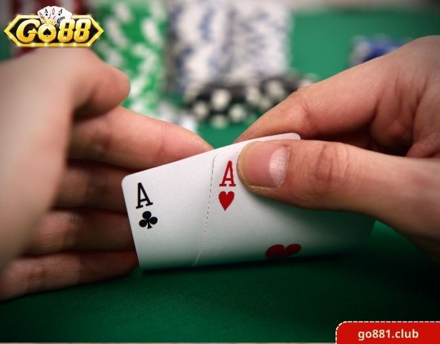 Cách chơi Poker Mậu Binh tại nhà Go88